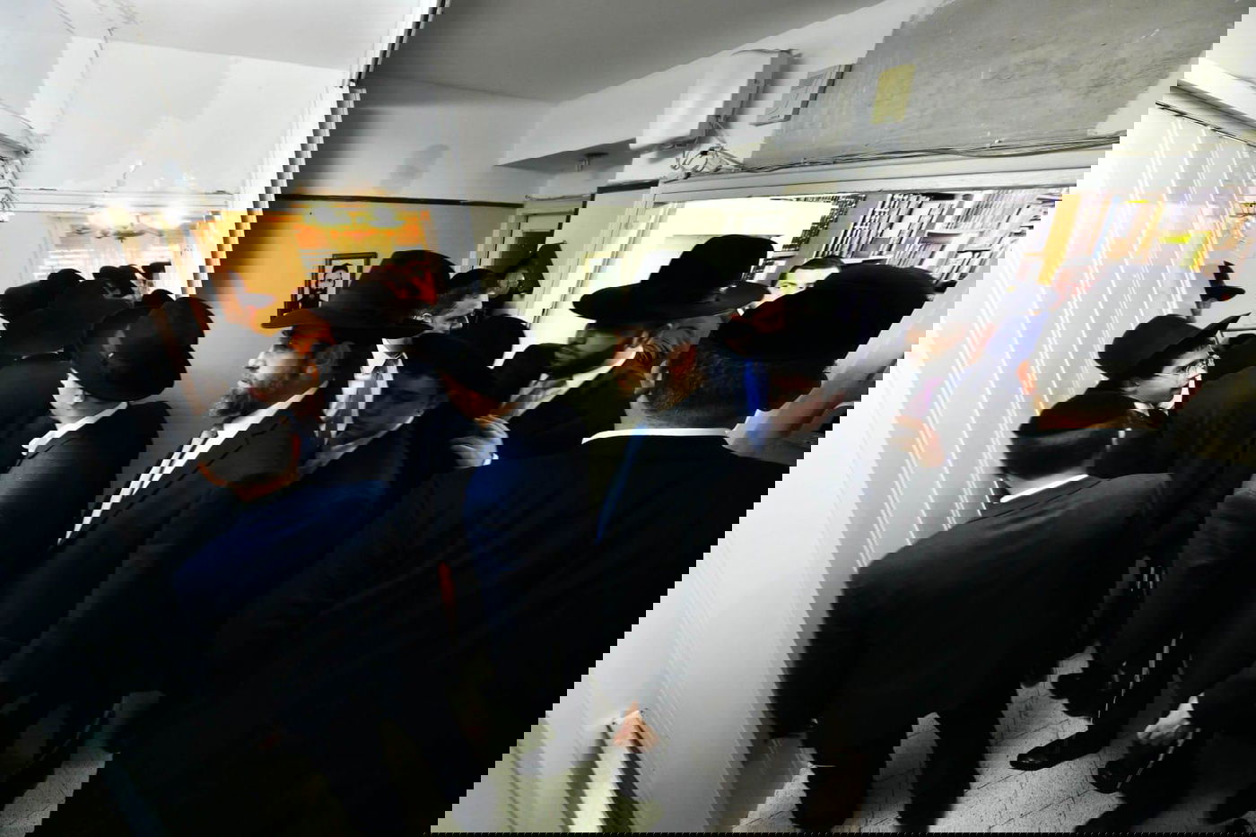 תיעוד מסכם: אלפים עלו לביתו של ראש הישיבה בחג הפסח