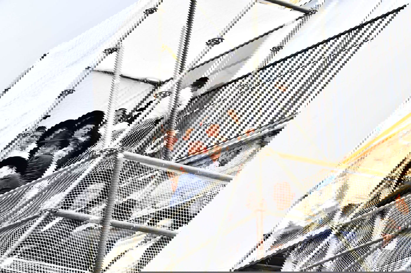 תיעוד מסכם: אלפים עלו לביתו של ראש הישיבה בחג הפסח