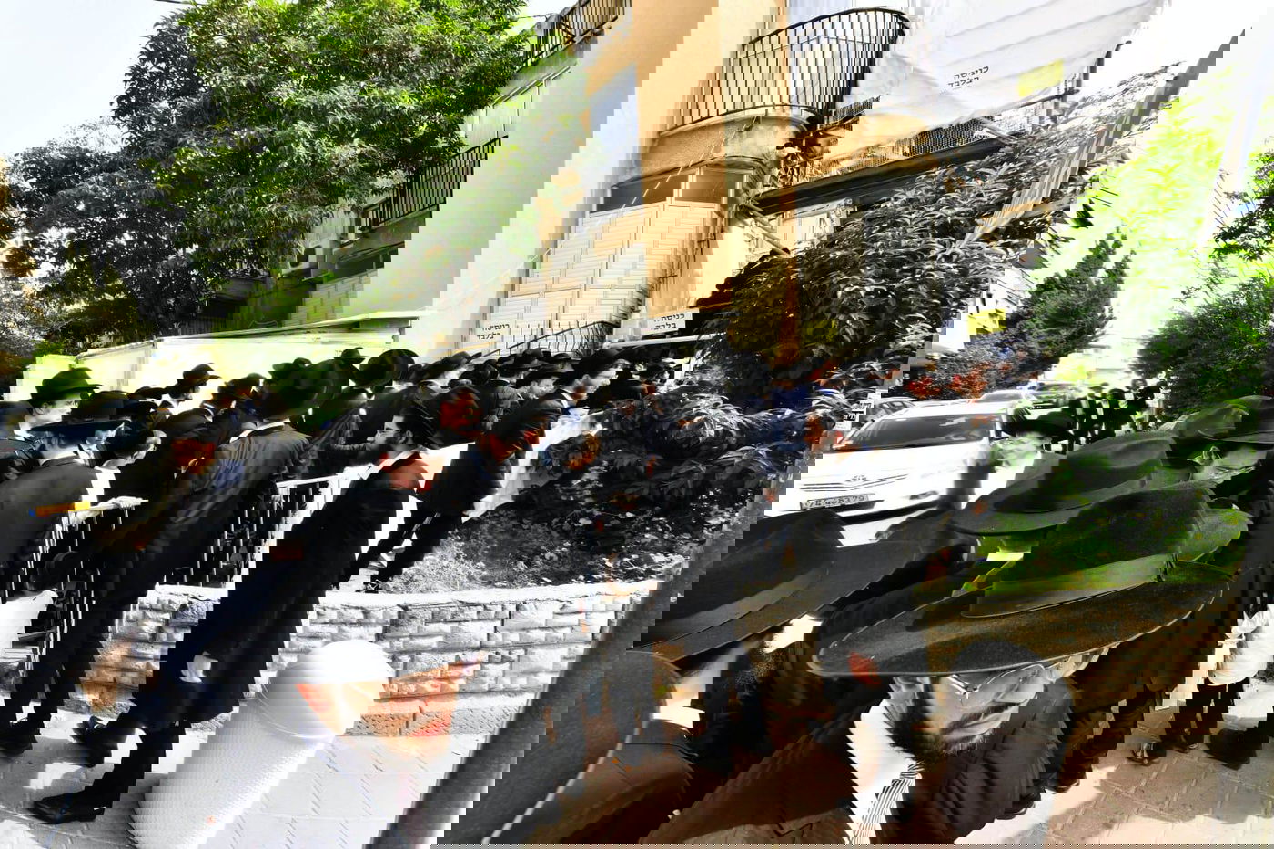 תיעוד מסכם: אלפים עלו לביתו של ראש הישיבה בחג הפסח