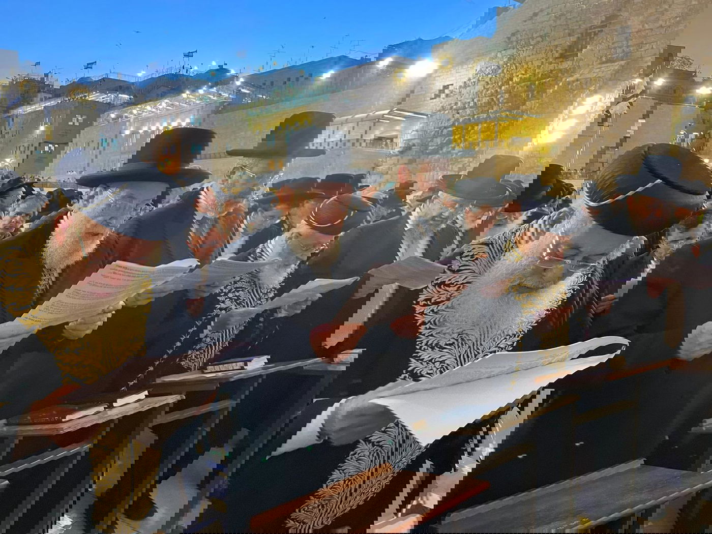 הרב לאו דמע: 'אנו זקוקים לתפילות ולמעשים טובים שלכם'