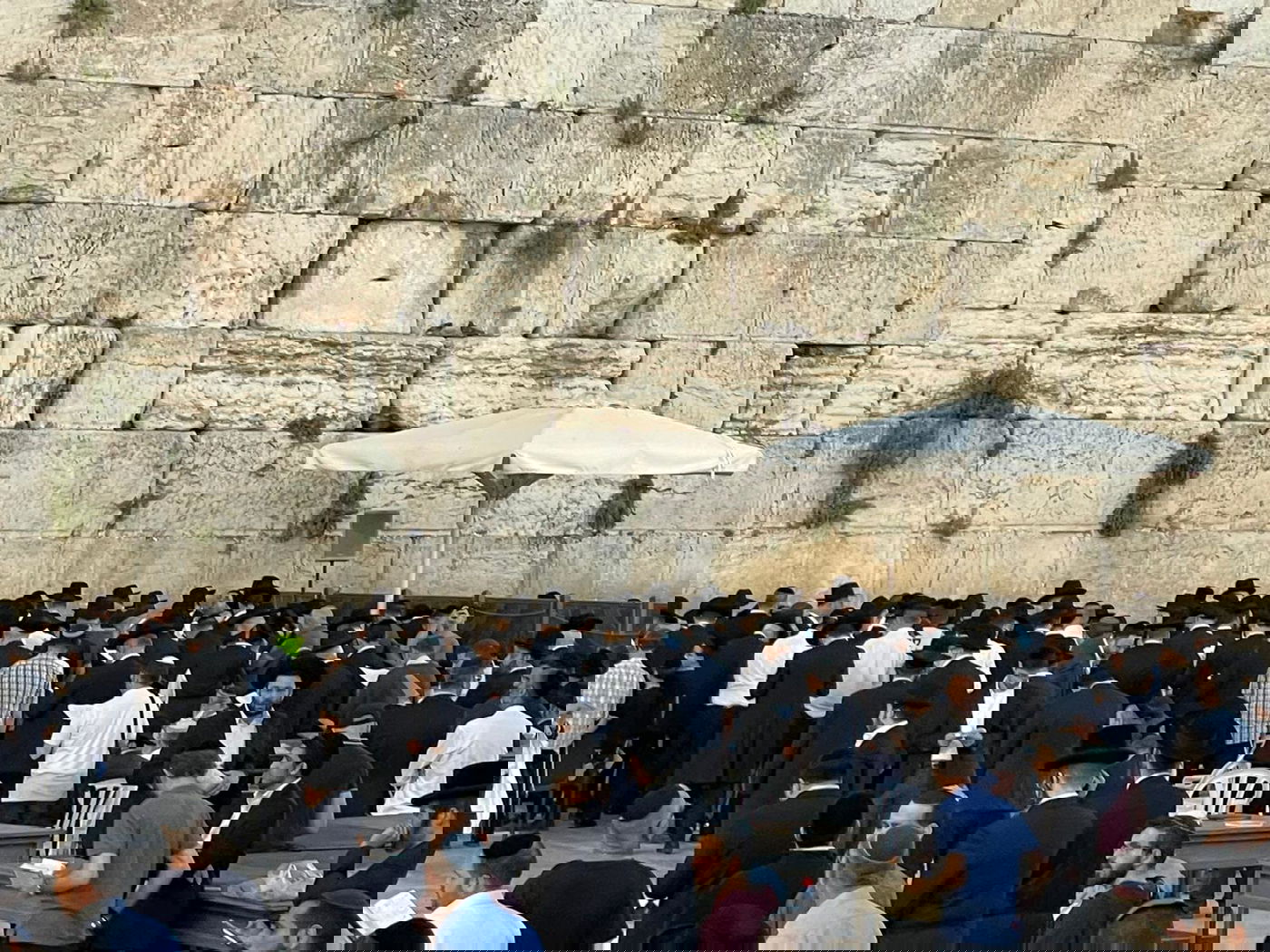 הרב לאו דמע: 'אנו זקוקים לתפילות ולמעשים טובים שלכם'