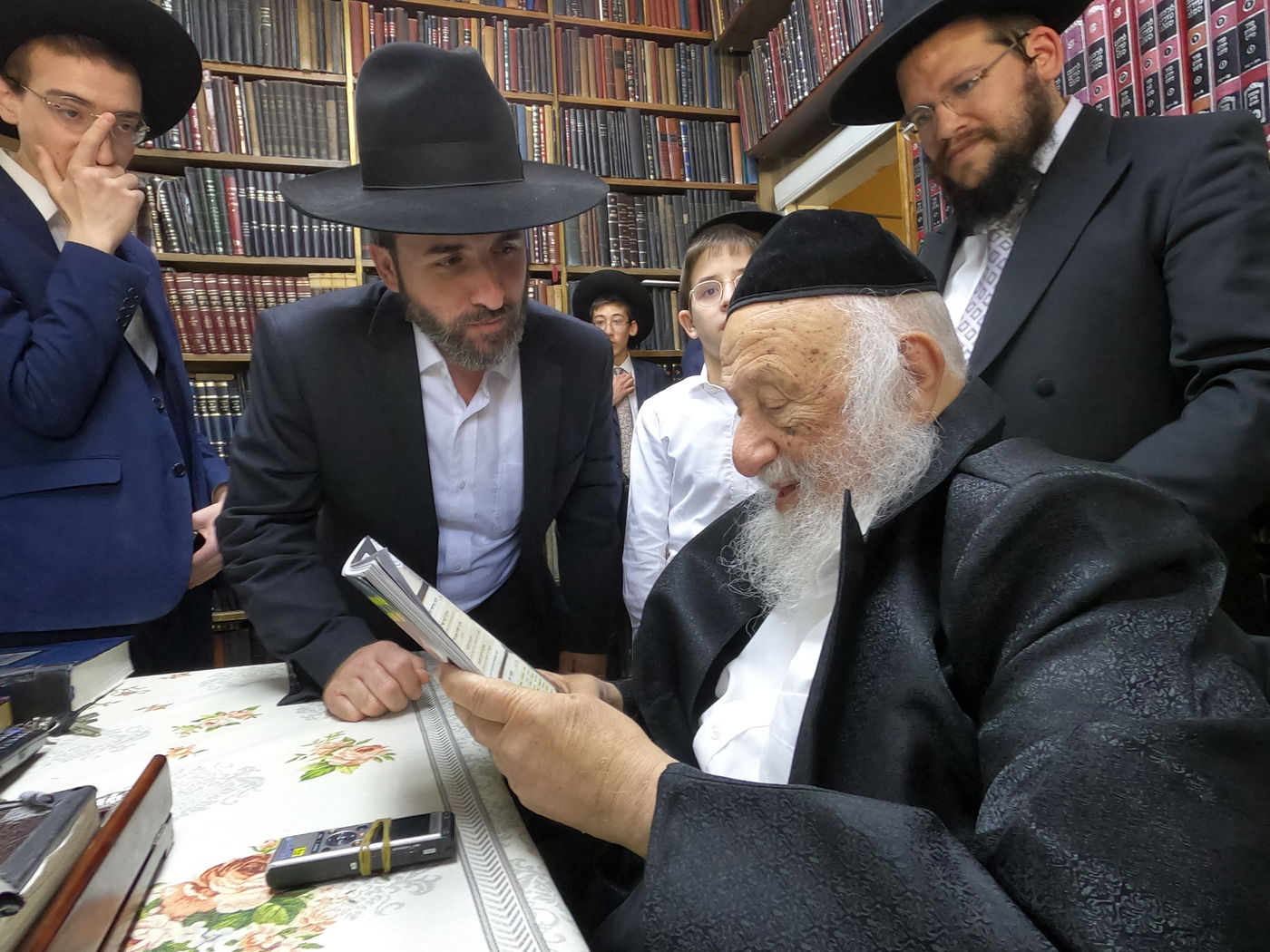 חג הפסח במחיצתו של ראש הישיבה הגאון רבי ברוך דב פוברסקי