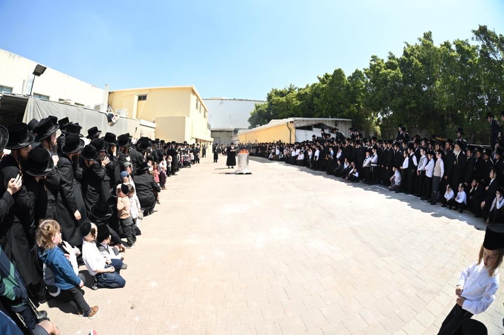 הרבי למד עם הבחור היתום: מראות חג הפסח בויז'ניץ