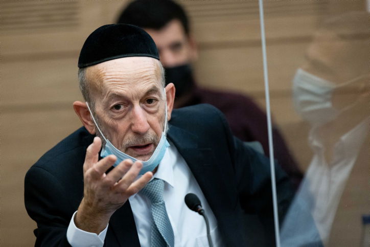 יוזם הדיון, אורי מקלב