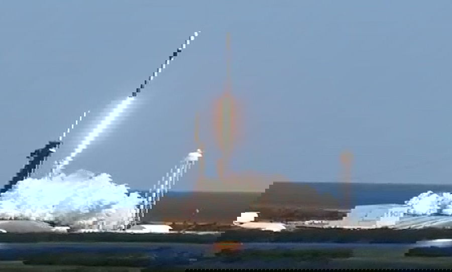 קרב על אגו: התחרות בין המיליארדים במרוץ לחלל