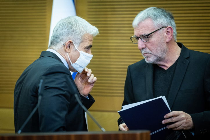 מאיר כהן ויו"ר מפלגתו, לפיד