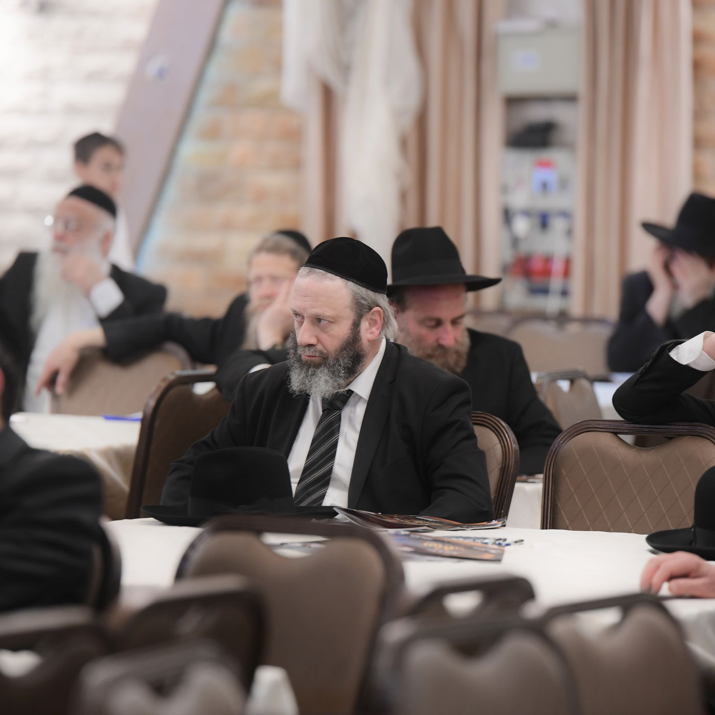 "ר"מ צריך להיות אוהב את הבריות; עם אהבה הוא משפיע"