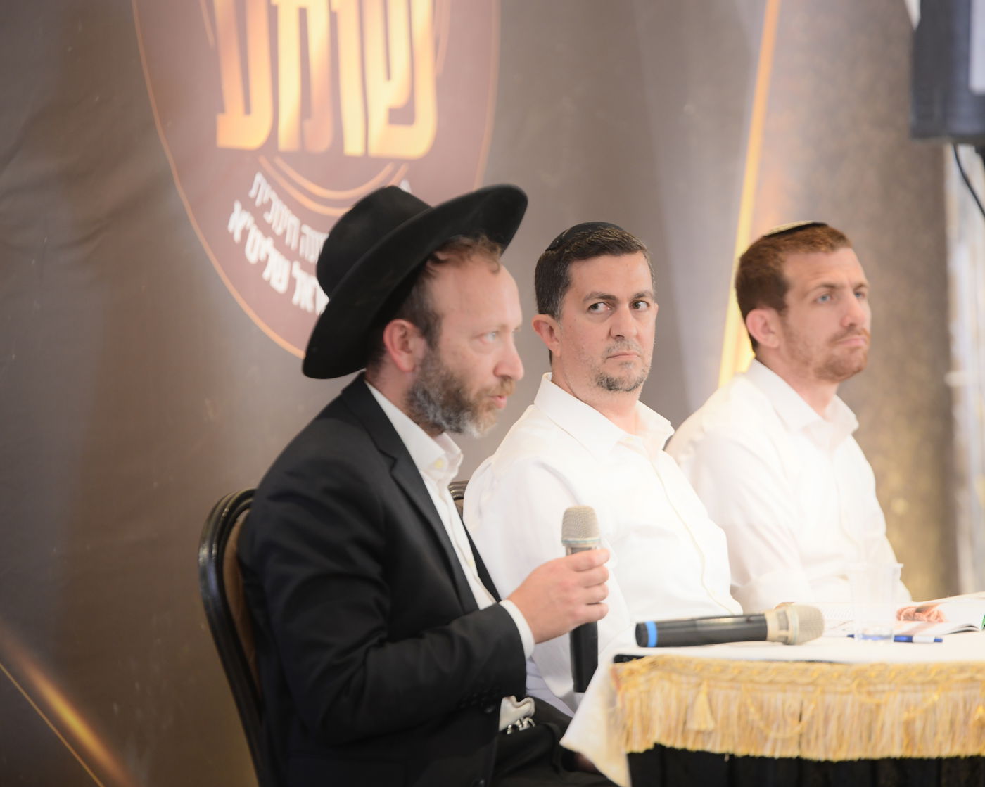 "ר"מ צריך להיות אוהב את הבריות; עם אהבה הוא משפיע"