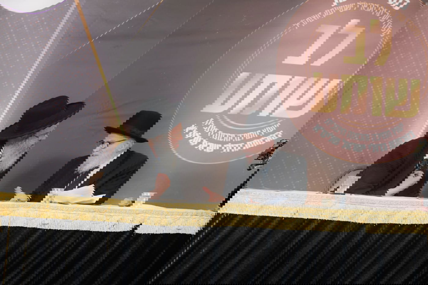 "ר"מ צריך להיות אוהב את הבריות; עם אהבה הוא משפיע"