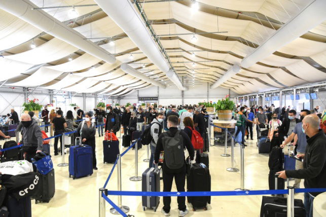 בדיקות קורונה בשדה תעופה