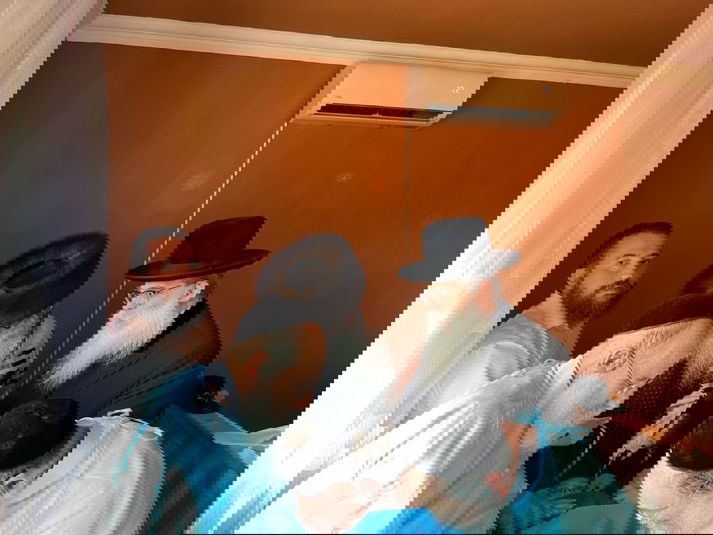 התרגשות בקרעסטיר: ברית לנער אוקראיני בן 12