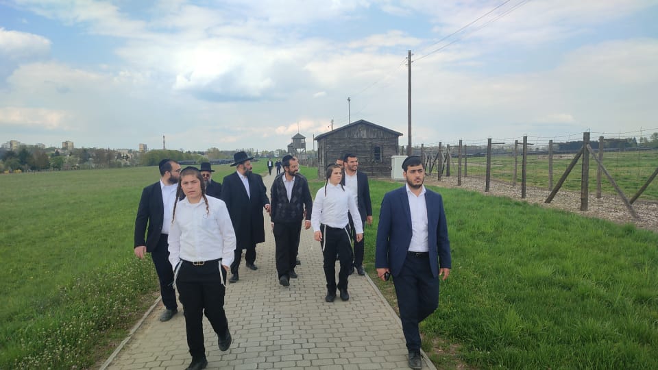 האדמו"ר מנתיבות ביקר במחנה ההשמדה