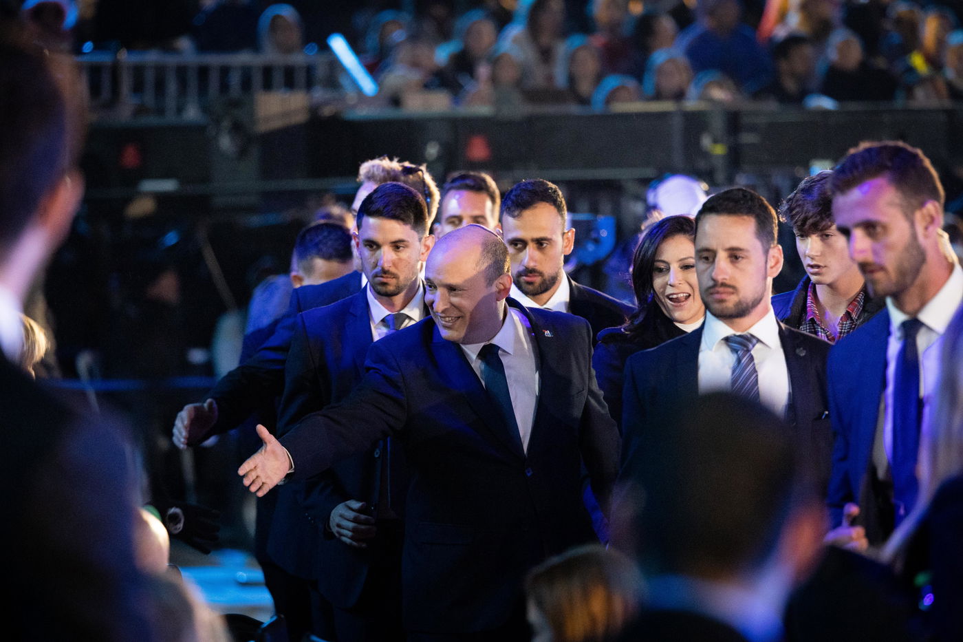 צפו: כשראש הממשלה נשא את בנו על כתפיו