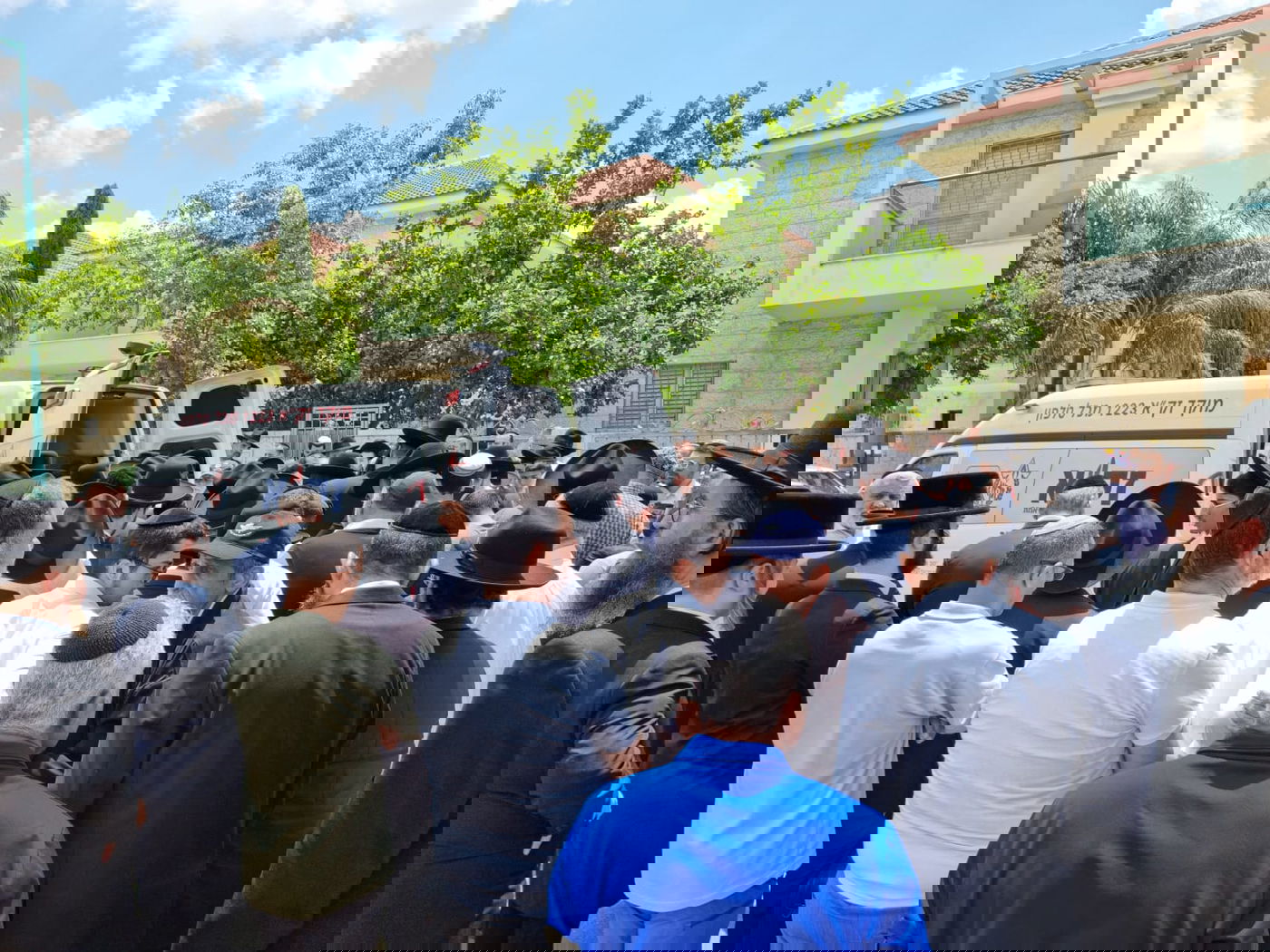 הלוויות הנרצחים יצאו ממקום הטבח באלעד