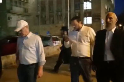 נציגי הפרויקטור שהותקפו לאחר הדיון, הערב