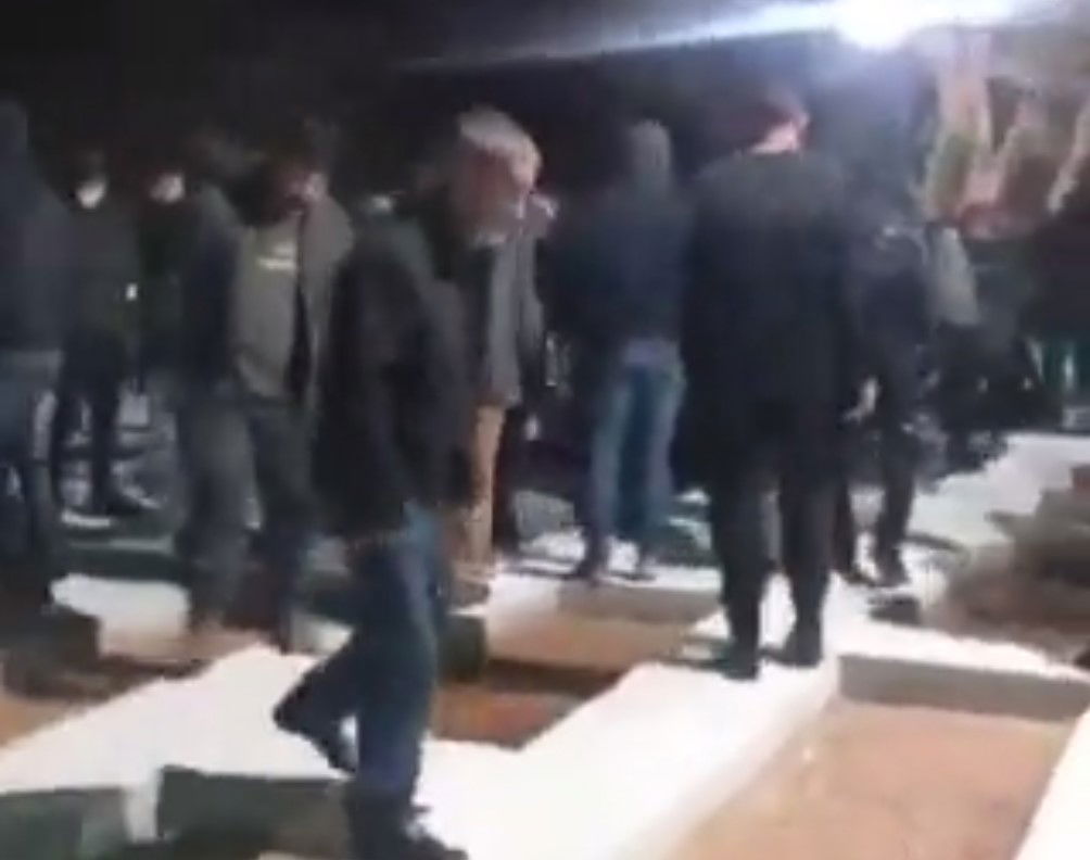 ההלוויה בחדרה, הלילה