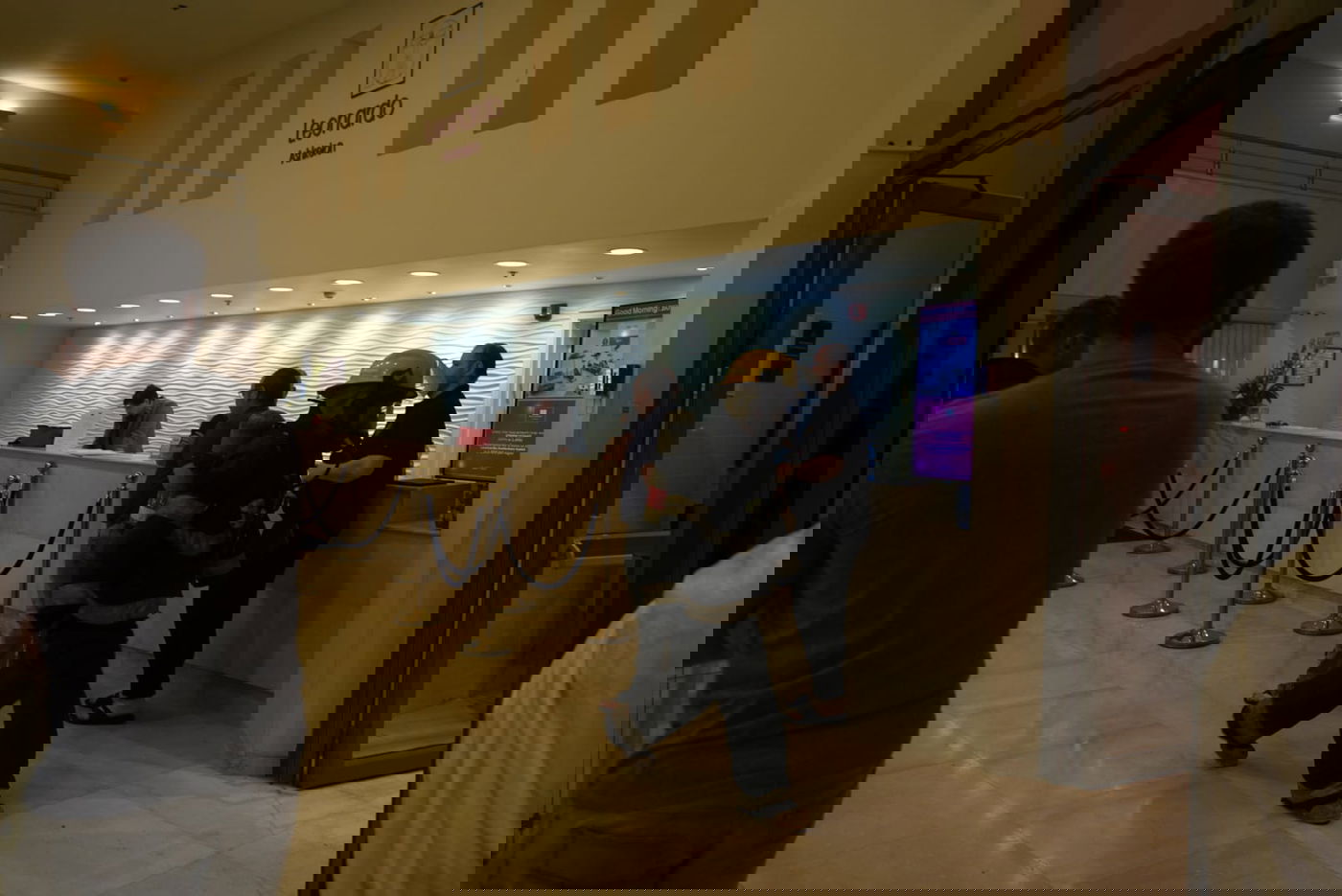 כוחות הכיבוי בבית המלון, הלילה