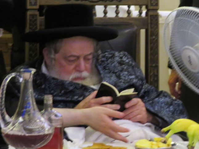 הרבי מתולדות אברהם יצחק