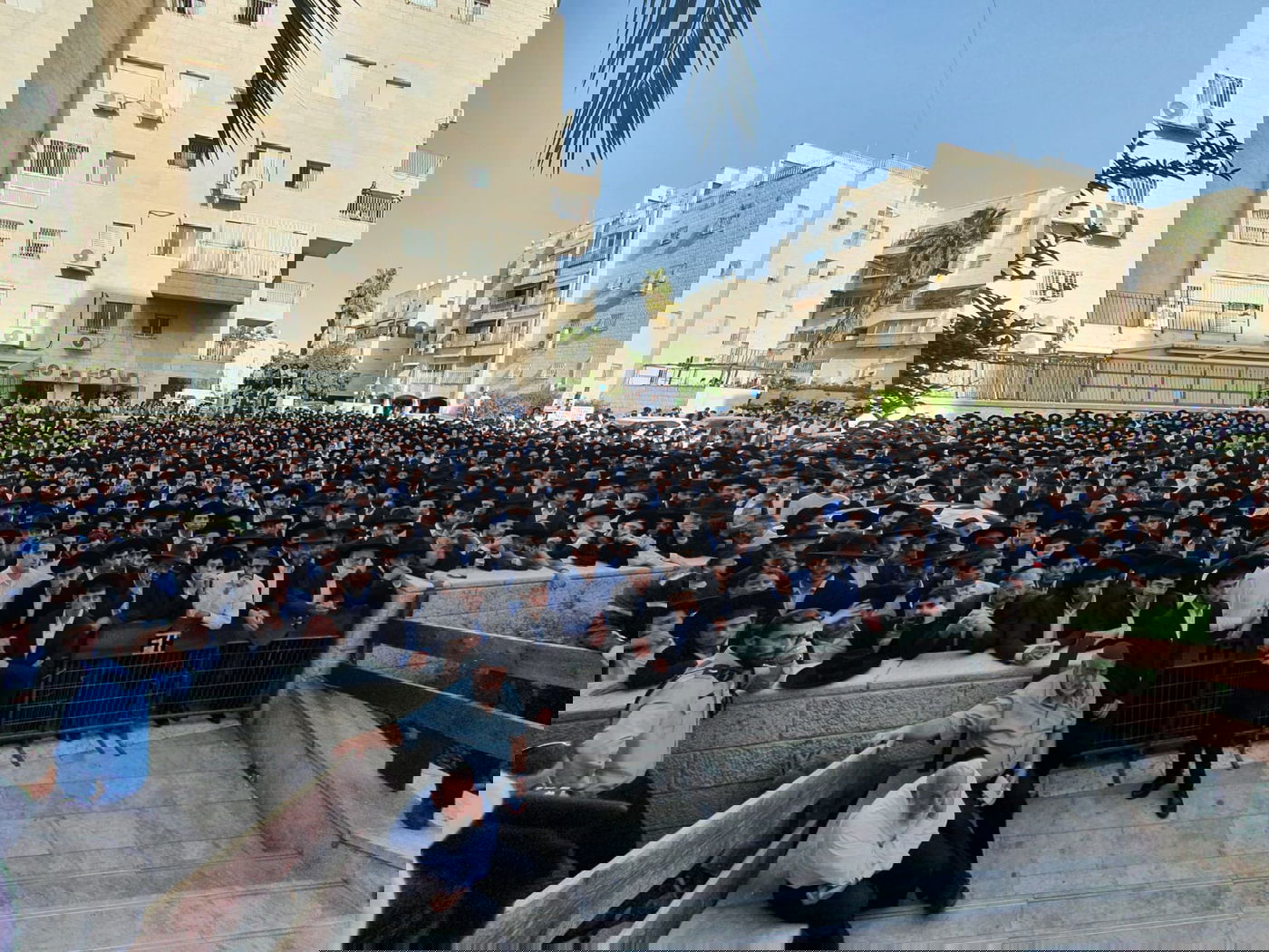 צפו: הלווית ראש הישיבה הגר"א אבא שאול זצ"ל