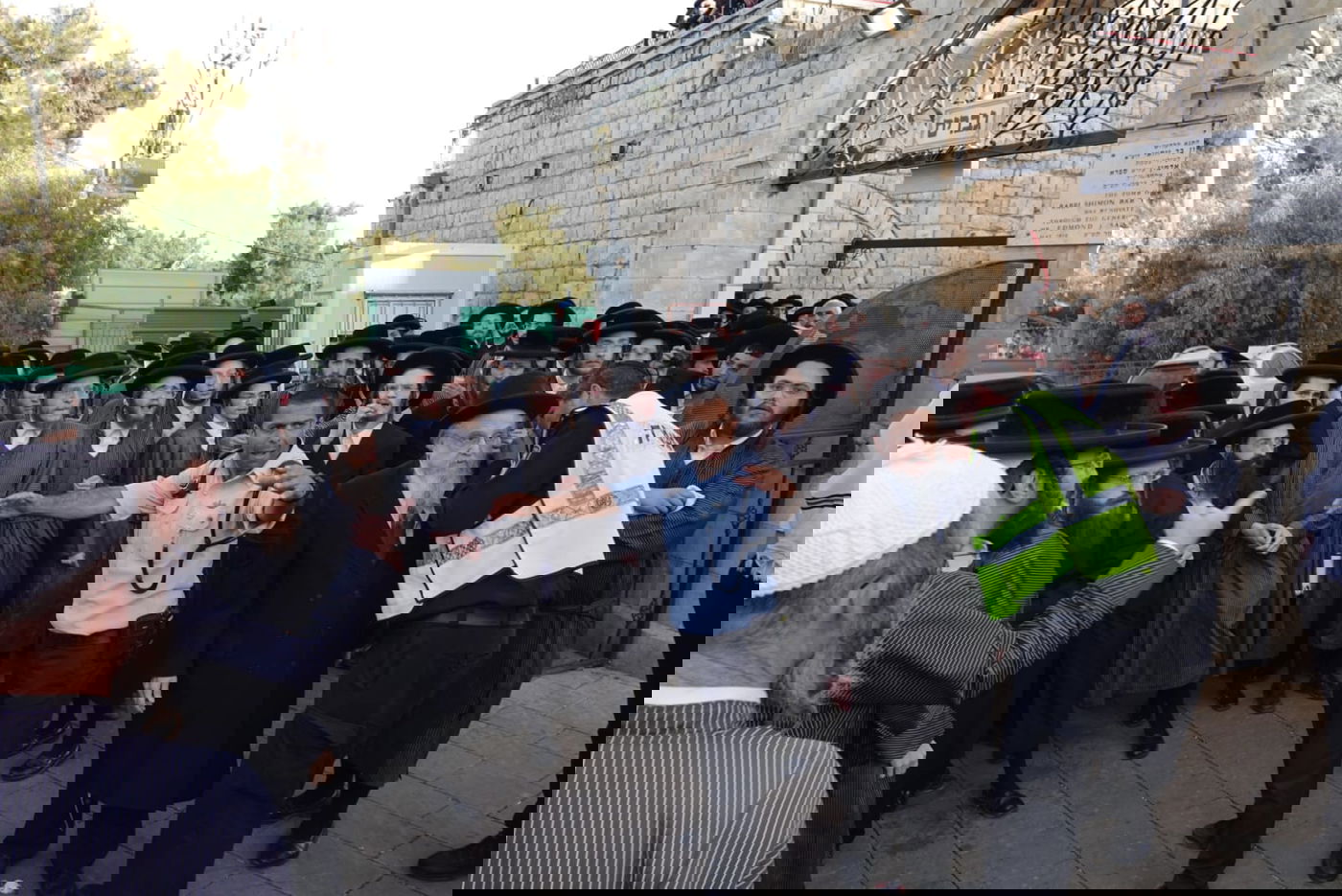 "ניסו להרוס תשתיות": עימותים ועצורים במירון