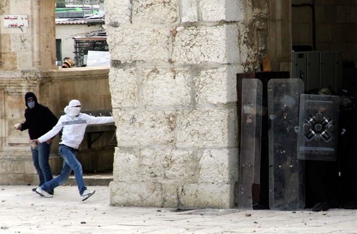 ידויי אבנים; אילוסטרציה