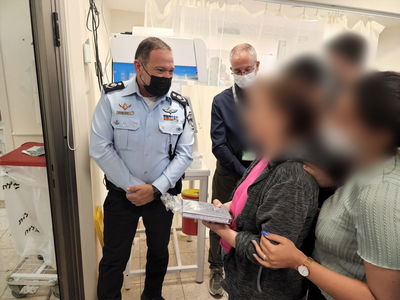 המפכ"ל עם בני המשפחות