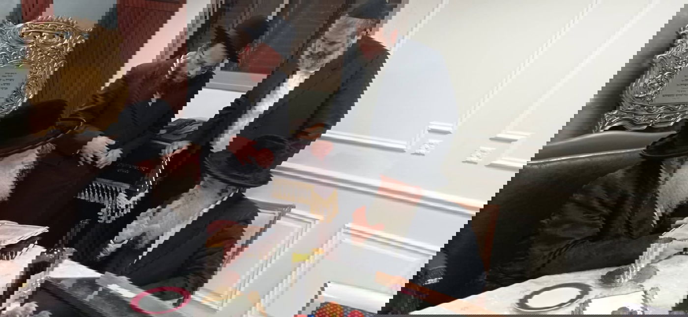 הרבי ממודז'יץ ביקר אצל האדמו"ר רבי רפאל אבוחצירא