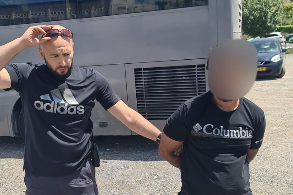 פלסטיני הפר את הסדר ונמלט באמבולנס