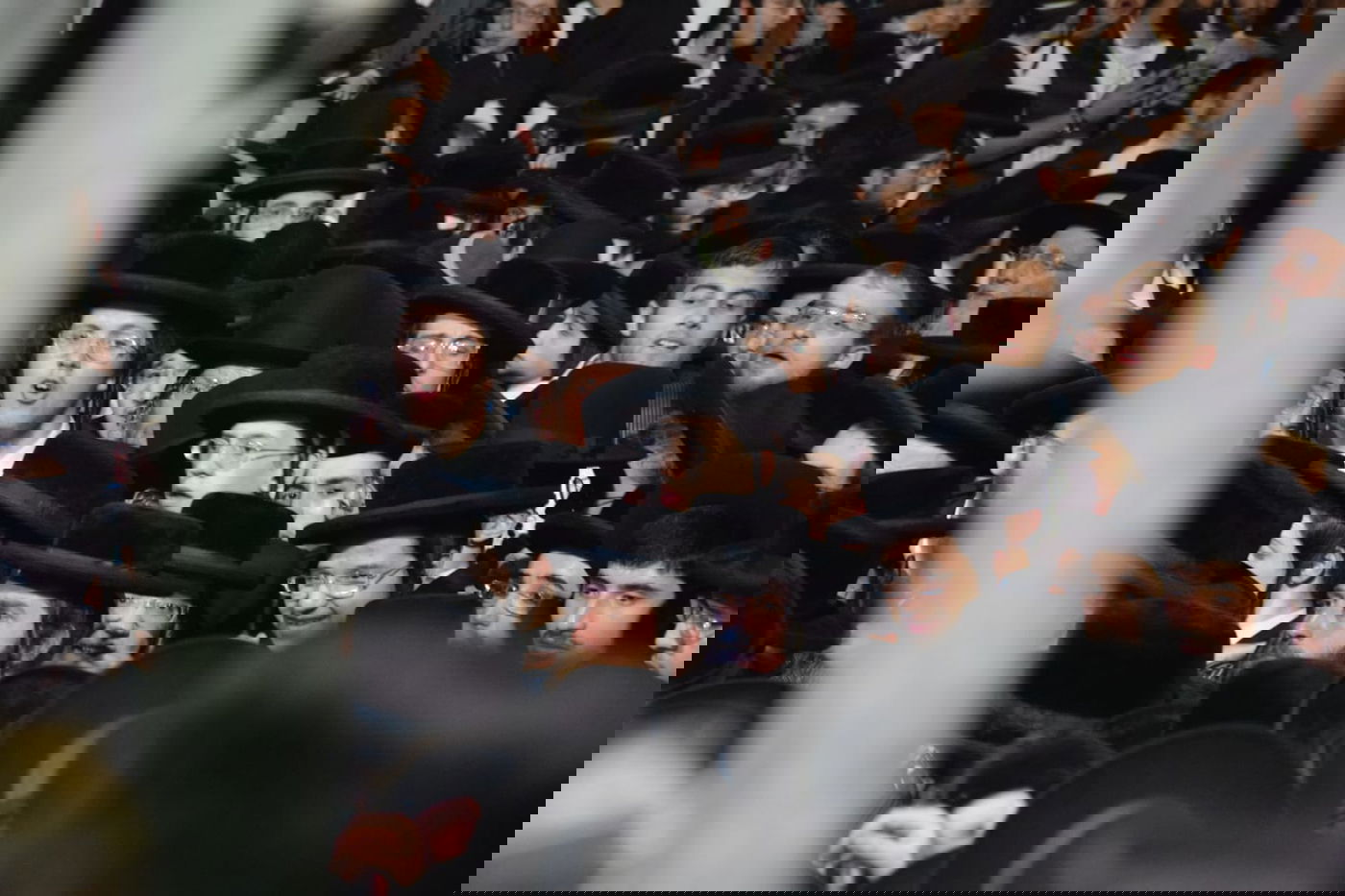 בראשות האדמו"ר: אלפים בהדלקה בתולדות אהרן