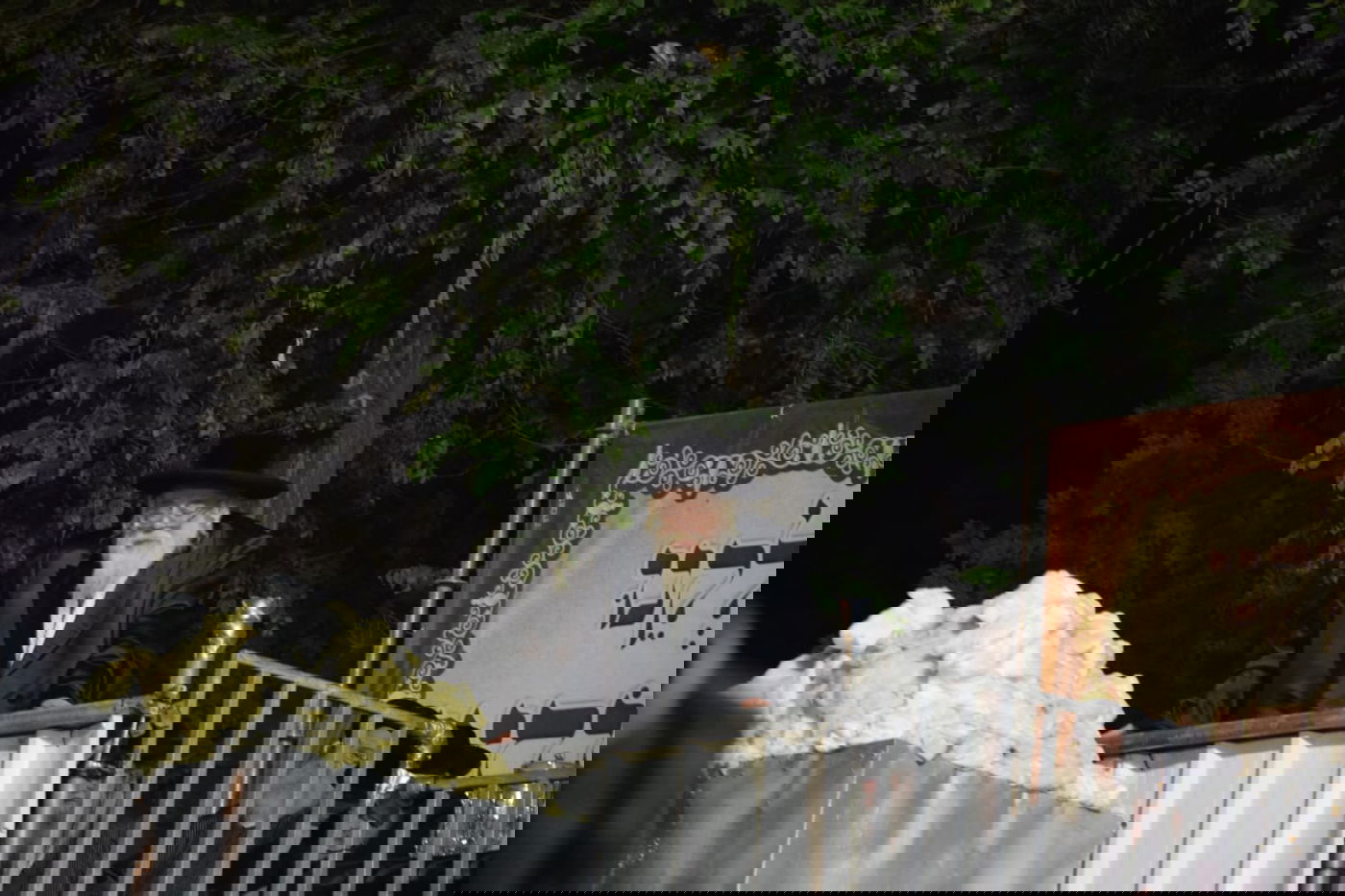 בראשות האדמו"ר: אלפים בהדלקה בתולדות אהרן