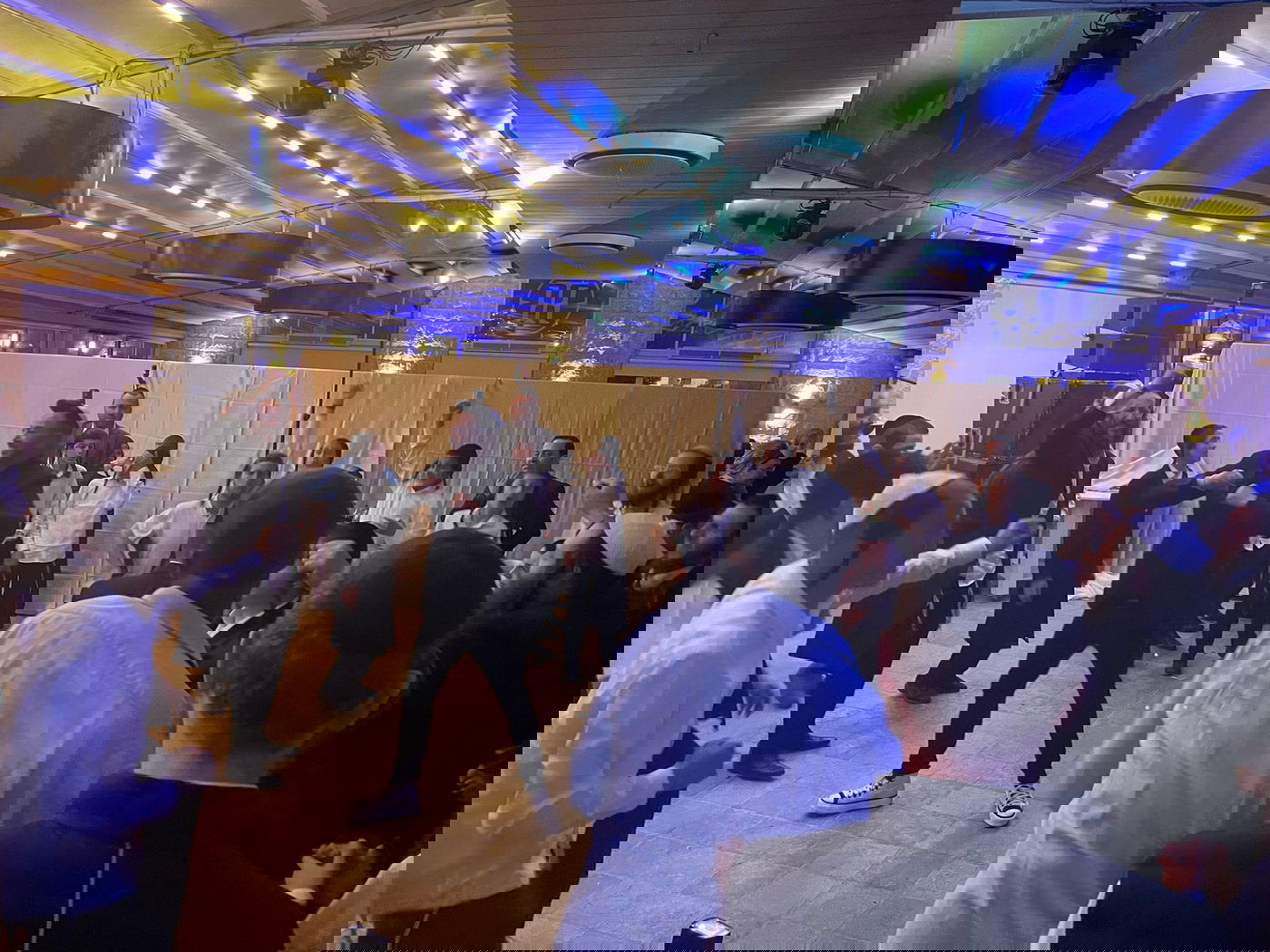 הזמר ליאור נרקיס השתתף בבר המצווה לילדי המשפיע רבי ישראל פינטו זצ"ל