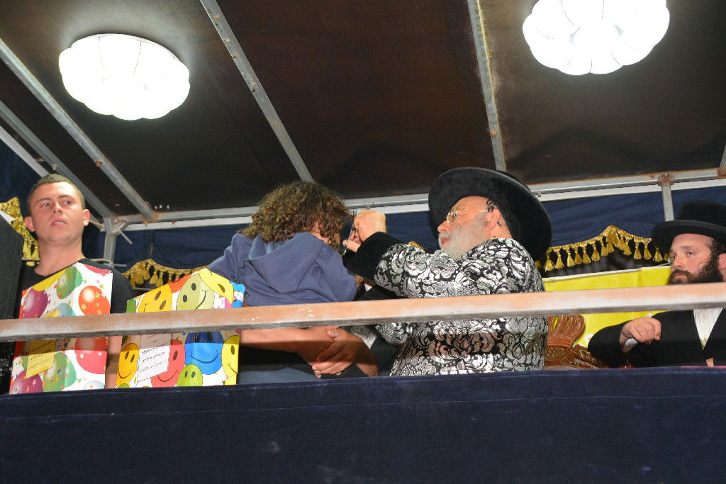 אלפים השתתפו בהדלקת ל"ג בעומר המרכזית בפ"ת