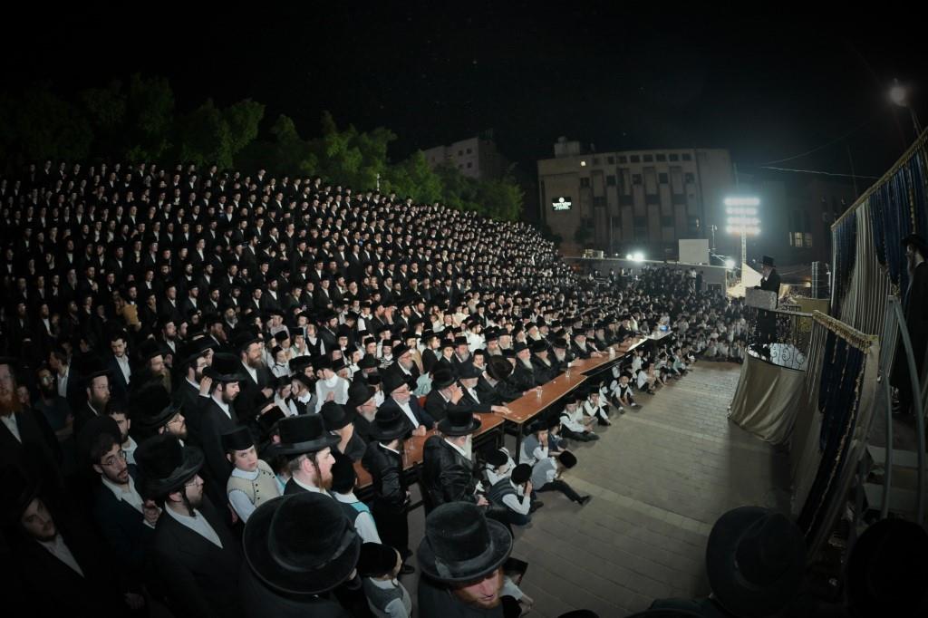 ההדלקה וה'חלאקה' בחסידות ויז'ניץ