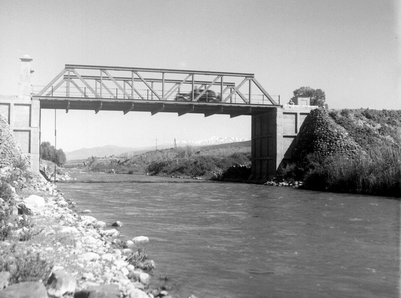 גשר בנות יעקב מעל נהר הירדן, בשנת 1937