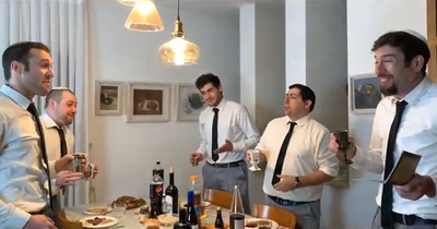 להקת 'רבותיי' במחרוזת סעודת שבת ווקאלית