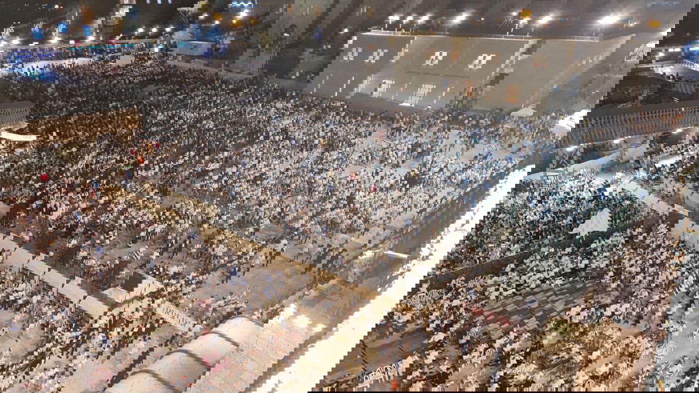 55 שנה לשחרור: רבבות בכותל במוצאי שבת