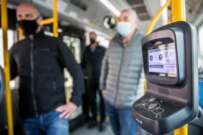 מכשיר תיקוף באוטובוס