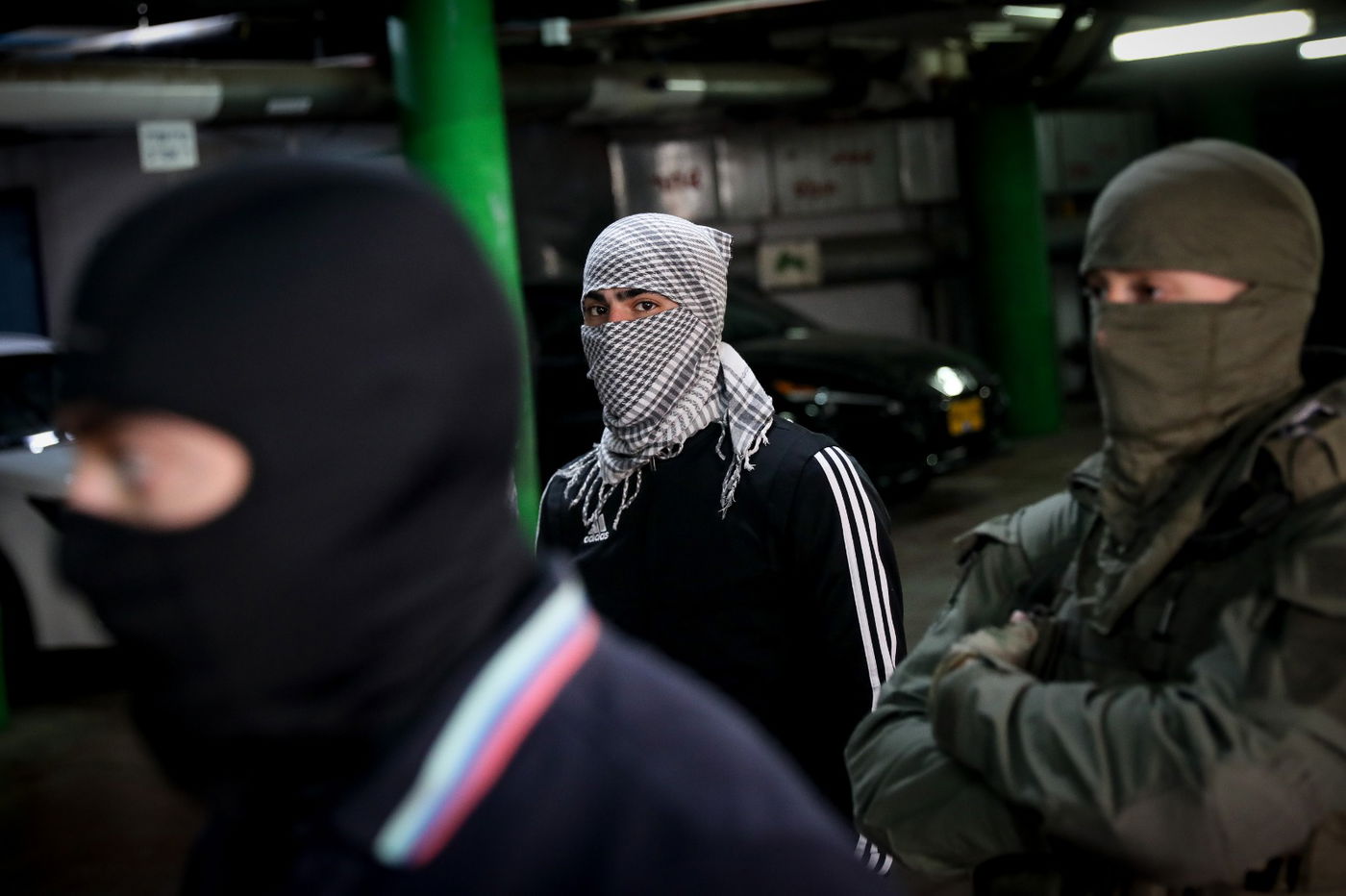 מסתערב נפצע קל ממטען, מבוקשים נעצרו