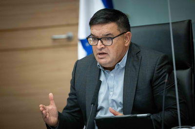 יו"ר ועדת הכלכלה ביטון. המשבר מעמיק