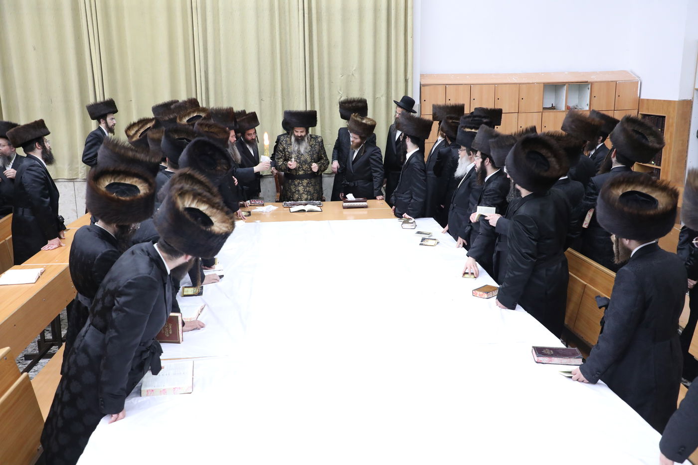 האדמו"ר מזוטשקא שבת עם האברכים