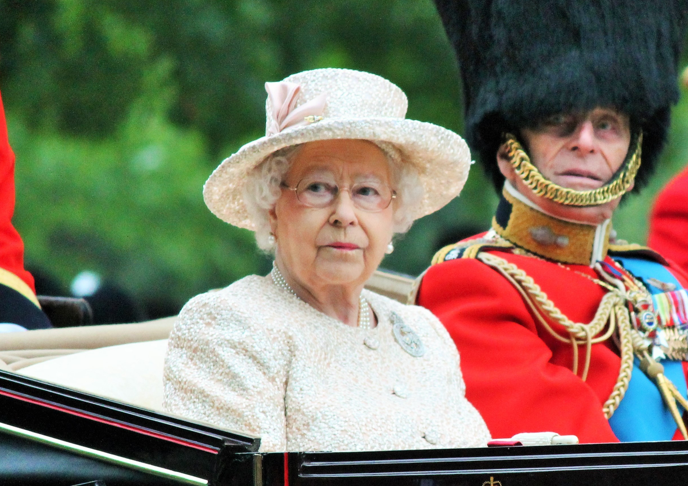 מטוס מלכת אנגליה נתקע באמצע הטיסה