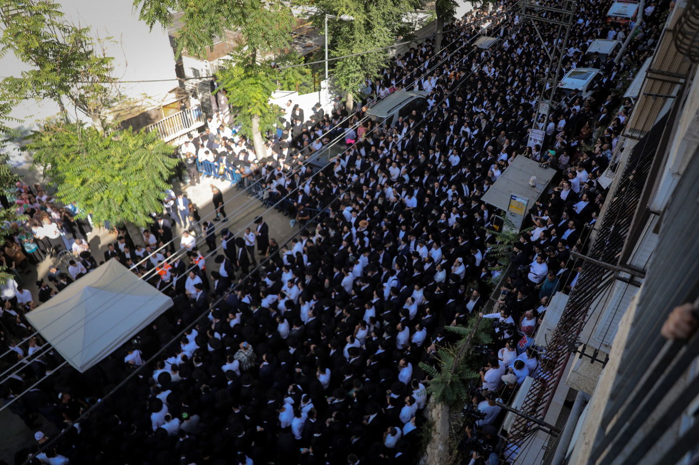 תיעוד מסע הלווייתו של הרב אורי זוהר זצ"ל