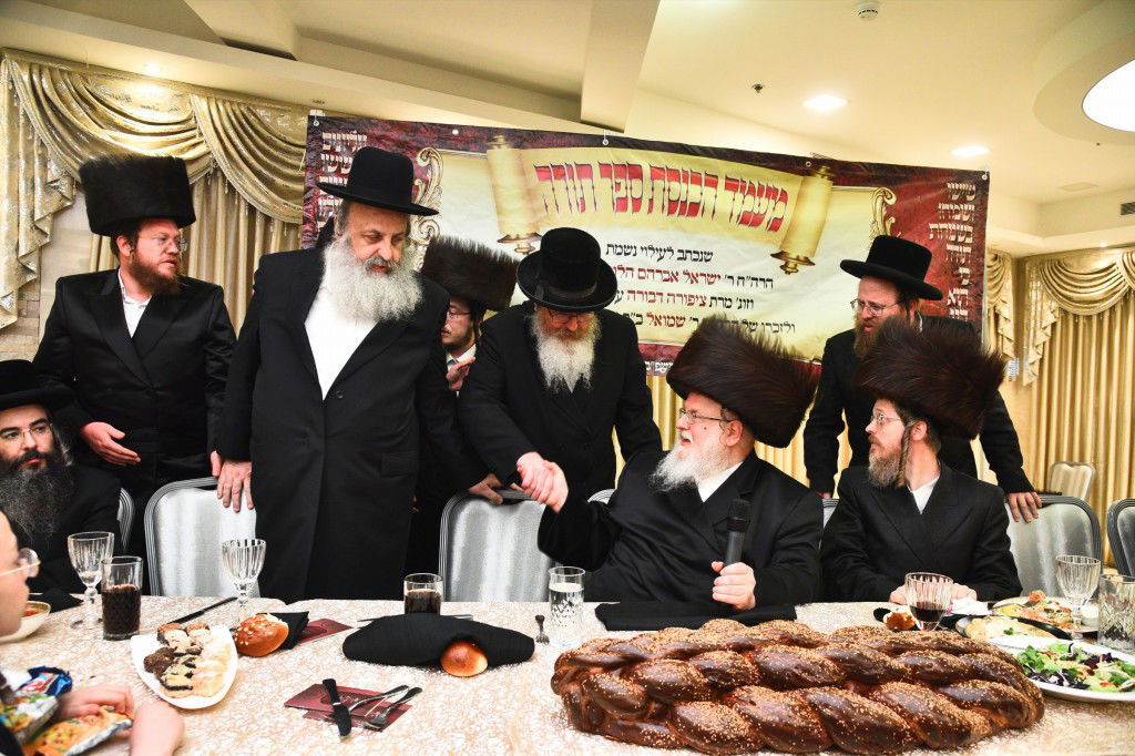 לזכרו של איש החסד: בסאסוב הכנסו ספר תורה חדש