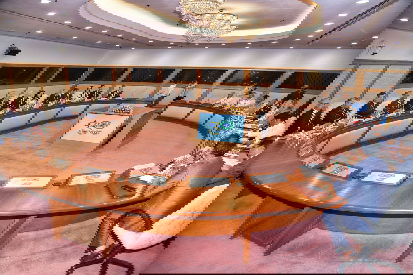 שר הביטחון בני גנץ פתח את ביקורו בהודו