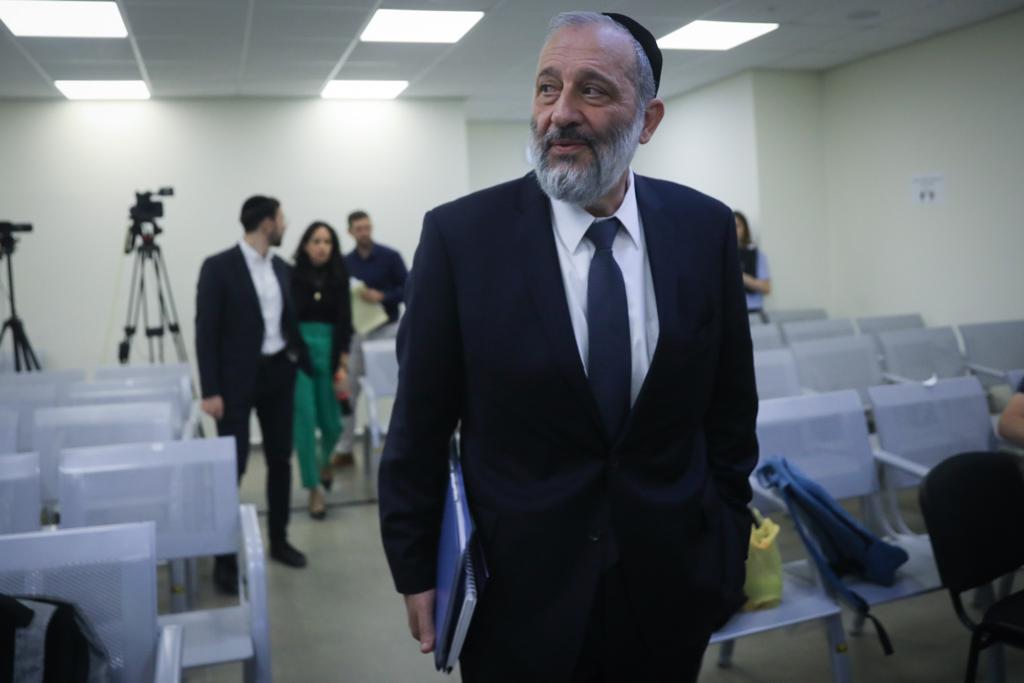 אריה דרעי טרם עדותו