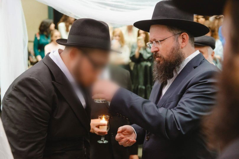 "החתן היה המום". הרב בארנבאום בסידור חופה וקידושין