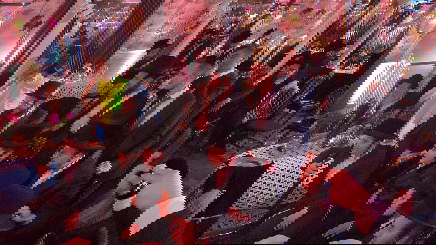 צפו: ליפא שמלצר חגג בר מצווה לבן הזקונים