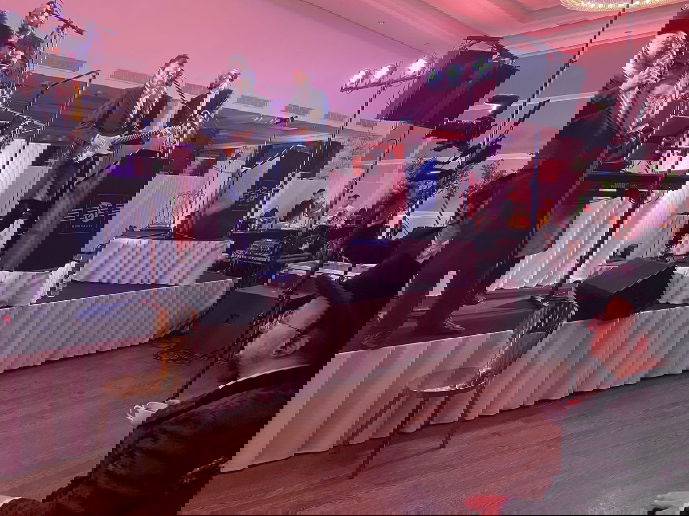 צפו: ליפא שמלצר חגג בר מצווה לבן הזקונים