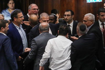 העימות בין אורבך לגנאים