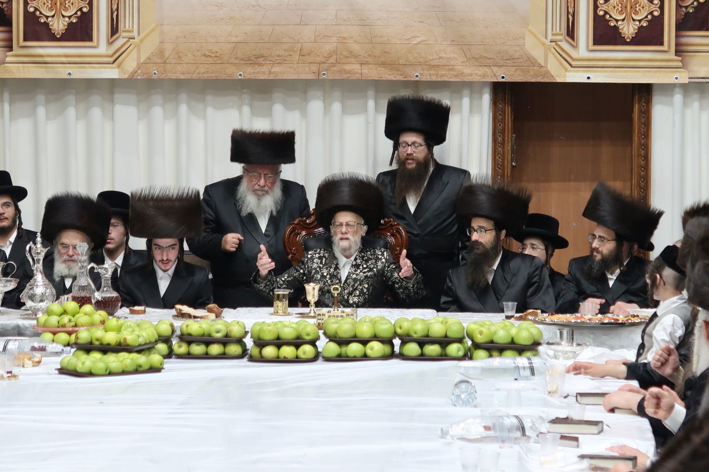 בסערט ויז'ניץ נעלו את החג ב'פארשפיל' לנכד הרבי